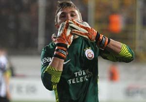 Muslera3I6QS.jpg